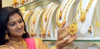 Gold And Silver Price Today : Good News! The price of gold has come down, know here how much is the price of 10 grams of gold Gold Price Today: Gold became so cheap 39 days before Dhanteras, know the rates of 22 and 24 carats.