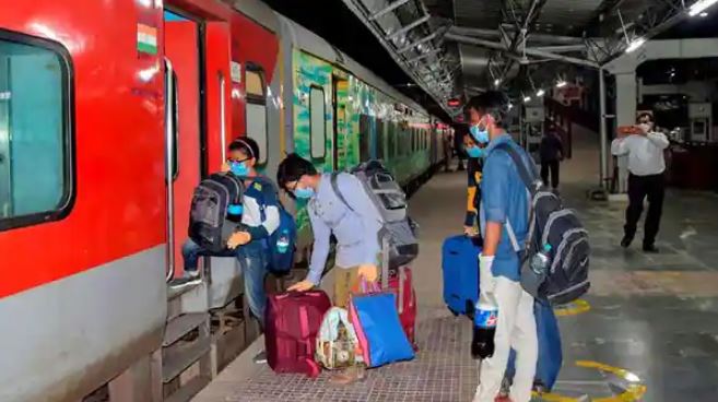 Indian Railways Rules: Now Anyone else can travel on your ticket in Indian Railways, know the rules