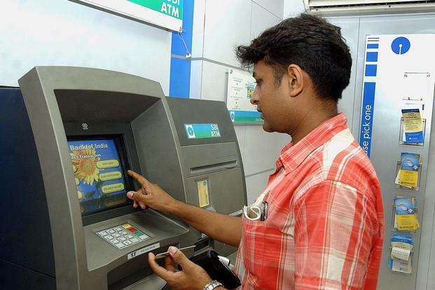 ATM Cash Withdrawal: While withdrawing cash from ATM, keep this light in mind, otherwise the account will be empty.