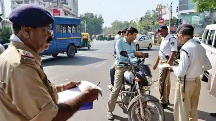 Traffic Rules! Challan can be deducted even after showing license and RC, know these traffic rules immediately