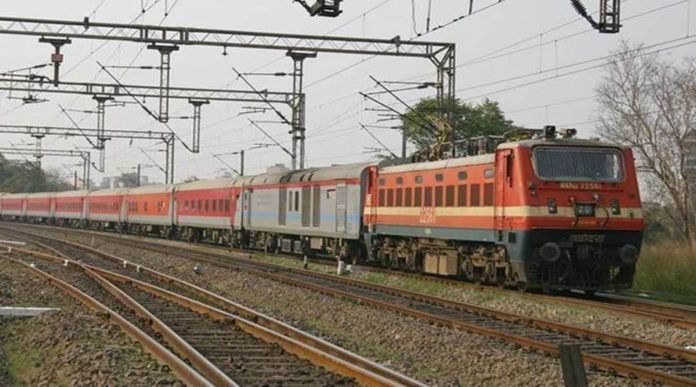 Indian Railways: Attention Passengers, Railways has started Veerangana Laxmibai Jn. But these big changes were made in the timing of these trains.