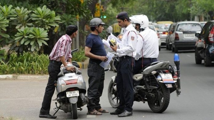New traffic rules: 2000 rupees challan can be deducted even for driving a vehicle wearing a helmet, know the new rule