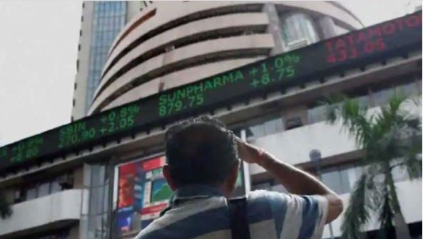 Stock Market Update: After two days of rally, the stock market fell again, Sensex broke more than 300 points Stock Market Update: After two days of rally, the stock market fell again, Sensex broke more than 300 points