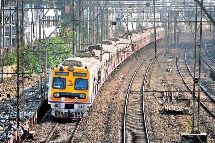 Mumbai: Special initiative of Railways will start in Mumbai, 8 AC local train services will be available