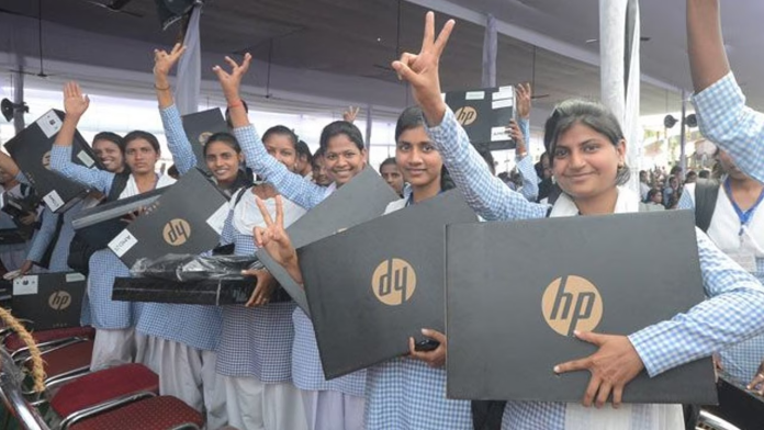 Free Laptop Yojana 2023: UP government is giving laptops to these students for free, get them registered soon