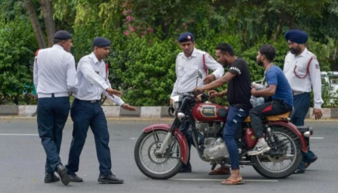 New traffic rules: Bike rider alert! Traffic police is deducting challan up to Rs 25000 on these 3 mistakes, Check immediately