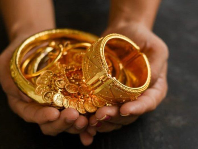 Gold limit at home : If you find so much gold at home, it gets confiscated by the tax department, know the usage limit.