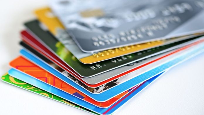 Credit Card: Keep these 6 things in mind before taking Credit cards