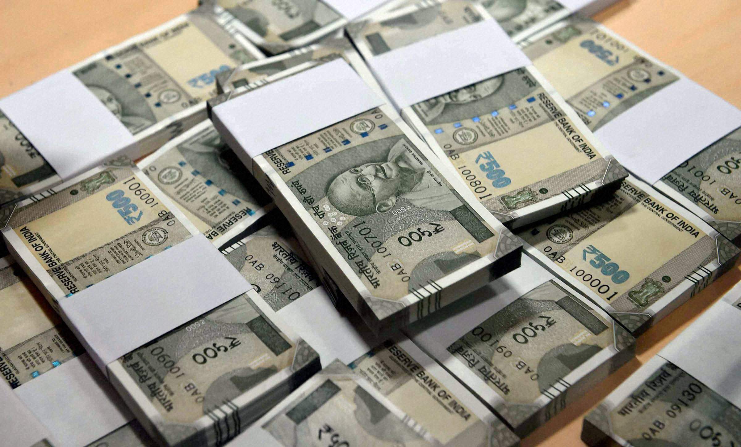 Home Loan : There will be a saving of Rs 16 lakh on a home loan of Rs 40 lakh, with Rs 100 every day you will become debt free in 6 years. Home Loan : There will be a saving of Rs 16 lakh on a home loan of Rs 40 lakh, with Rs 100 every day you will become debt free in 6 years.