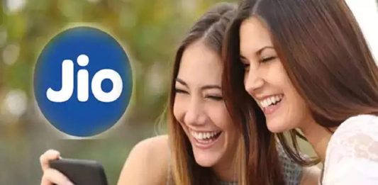 Jio And BSNL: Who is offering better recharge plan for Rs 100? Which one is beneficial for you?