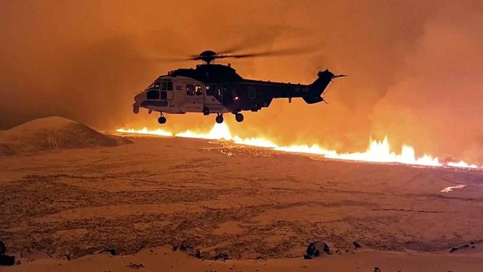 Iceland: Earth trembled at this place for 2 months, 800 earthquakes occurred, now volcano erupts, 3.5 km long crack in the area