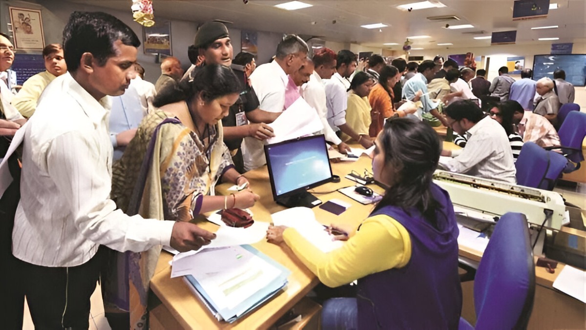 Bank Salary: Now these people will be able to earn up to Rs 30 lakh every year in banks, RBI increased the limit Bank Salary: Now these people will be able to earn up to Rs 30 lakh every year in banks, RBI increased the limit