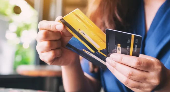 Credit Card: Can housewives also apply for a credit card? Understand this important thing here
