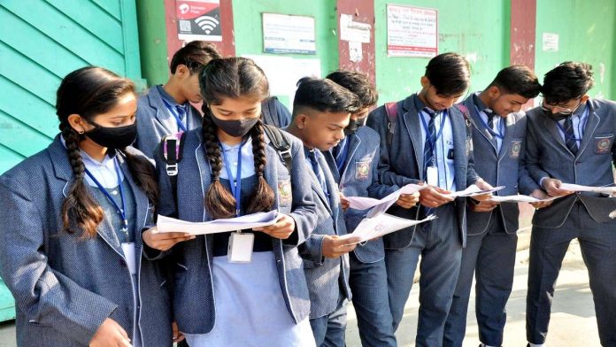 CBSE Board Exam 2024: CBSE extended the last date for taking practicals of 10th, 12th, know details