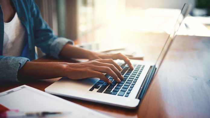 Best student laptop under ₹ 20 thousand, you can buy from these models