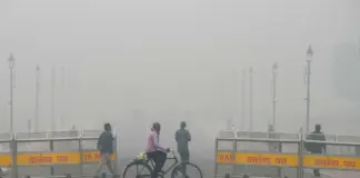 SMOG DELHI GASPING, AQI NEARLY 400 TOXIC AIR STAYS ‘VERY POOR,’ NO RESPITE,
