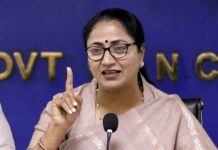 Delhi CM Rekha Gupta Forms New ‘Clean Air’ Panel; FIRs on Road Cutters and 72-Hour Pothole Deadline