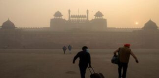 Warmer Days, Cold Nights: Anticyclone Traps Delhi Smog