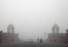 Delhi AQI Hits Severe 402: Flight Delays & School Reopening Confusion (Dec 29)