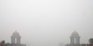 Delhi AQI Hits Severe 402: Flight Delays & School Reopening Confusion (Dec 29)
