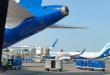 IndiGo Vacates 717 Flight Slots After DGCA Curbs; Red-Eye Flights Mostly Affected