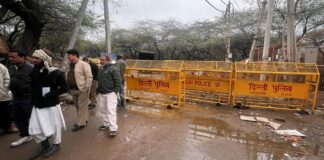 Delhi Demolition Clash: 5 Cops Injured Near Turkman Gate Mosque