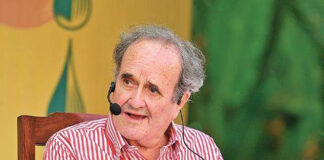 Sir Mark Tully Dies at 90: Legacy of BBC’s ‘Voice of India’ Sir Mark Tully Dies at 90: Legacy of BBC’s ‘Voice of India’