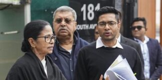 Mamata & Akhilesh Call for CEC Impeachment Over 2026 Voter List ‘Conspiracy’
