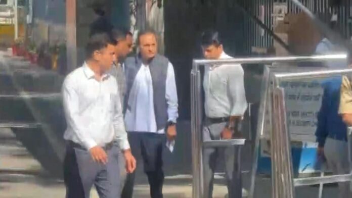 t2jniumk_anil-ambani_160x120_26