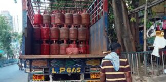 Dacres Lane in Crisis: Kolkata’s Food Alley Gasps as LPG Runs Dry