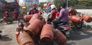 PM Modi Urges Calm as Oil Hits $100; India Eyes Russian Crude Bridge