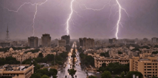 Delhi Weather Alert: Light Rain and Thunderstorms Expected Today