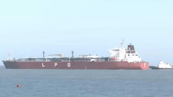 two-india-bound-lpg-tankers-transit-through-strait-of-hormuz